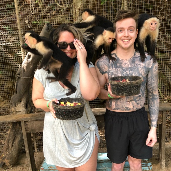 MEET YOUR POSH AMBASSADOR! 🖤 - Picture 3 of 4